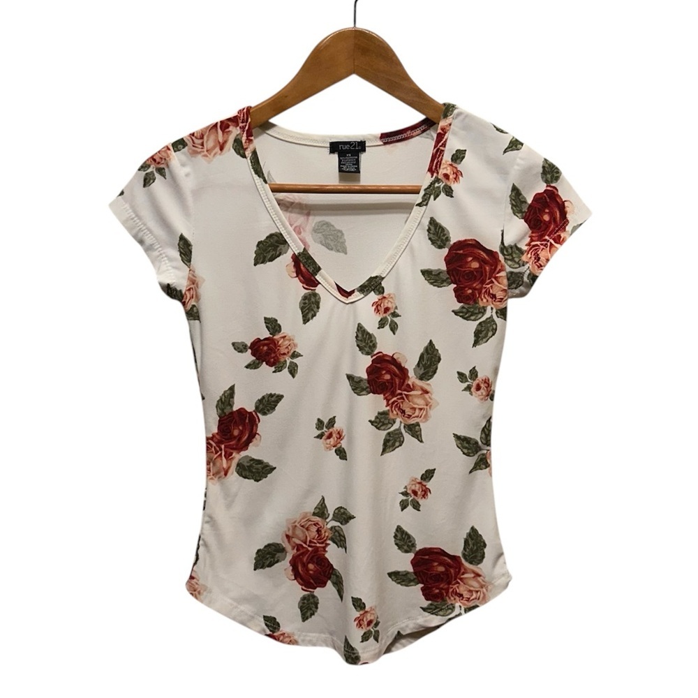 Rue21 Women’s Soft V-Neck Tee Size XS